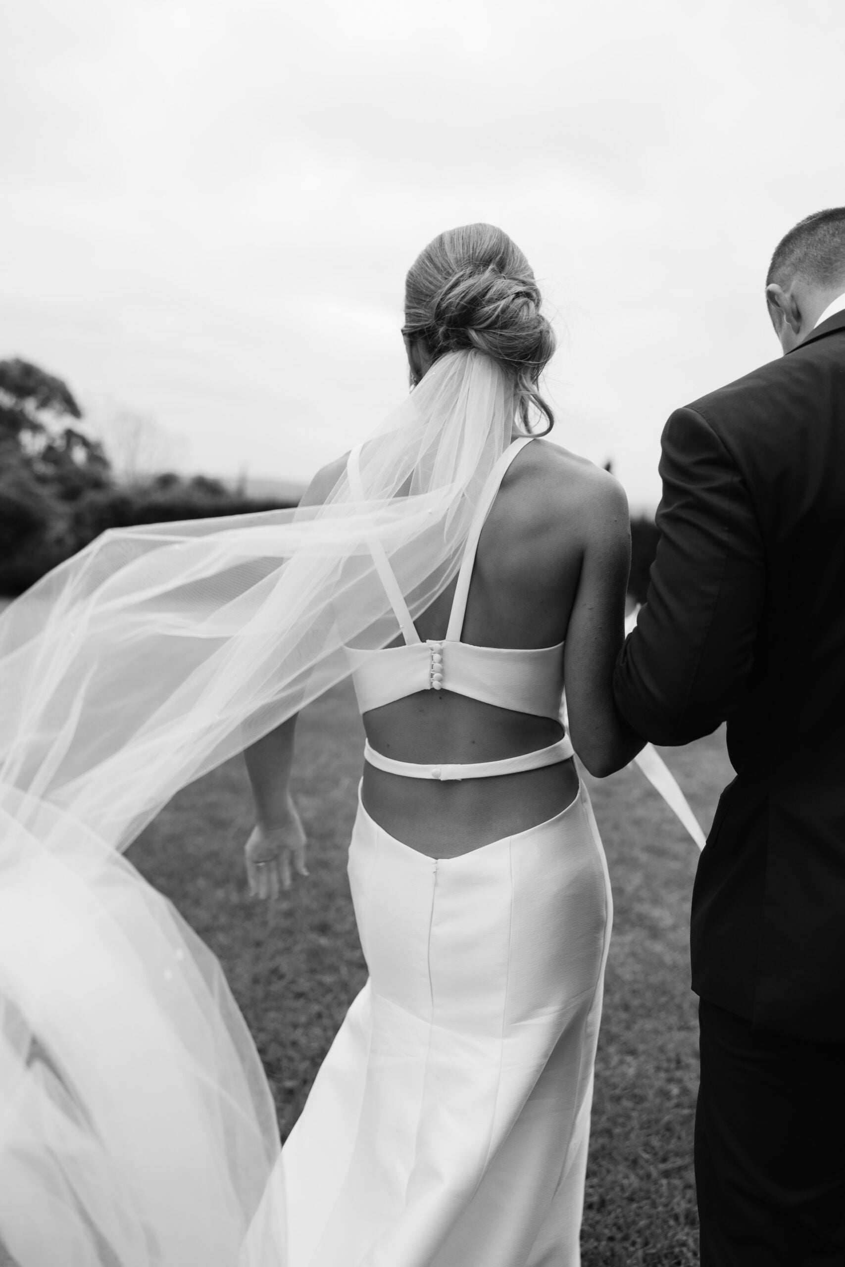 Fitted 'V' neckline gown