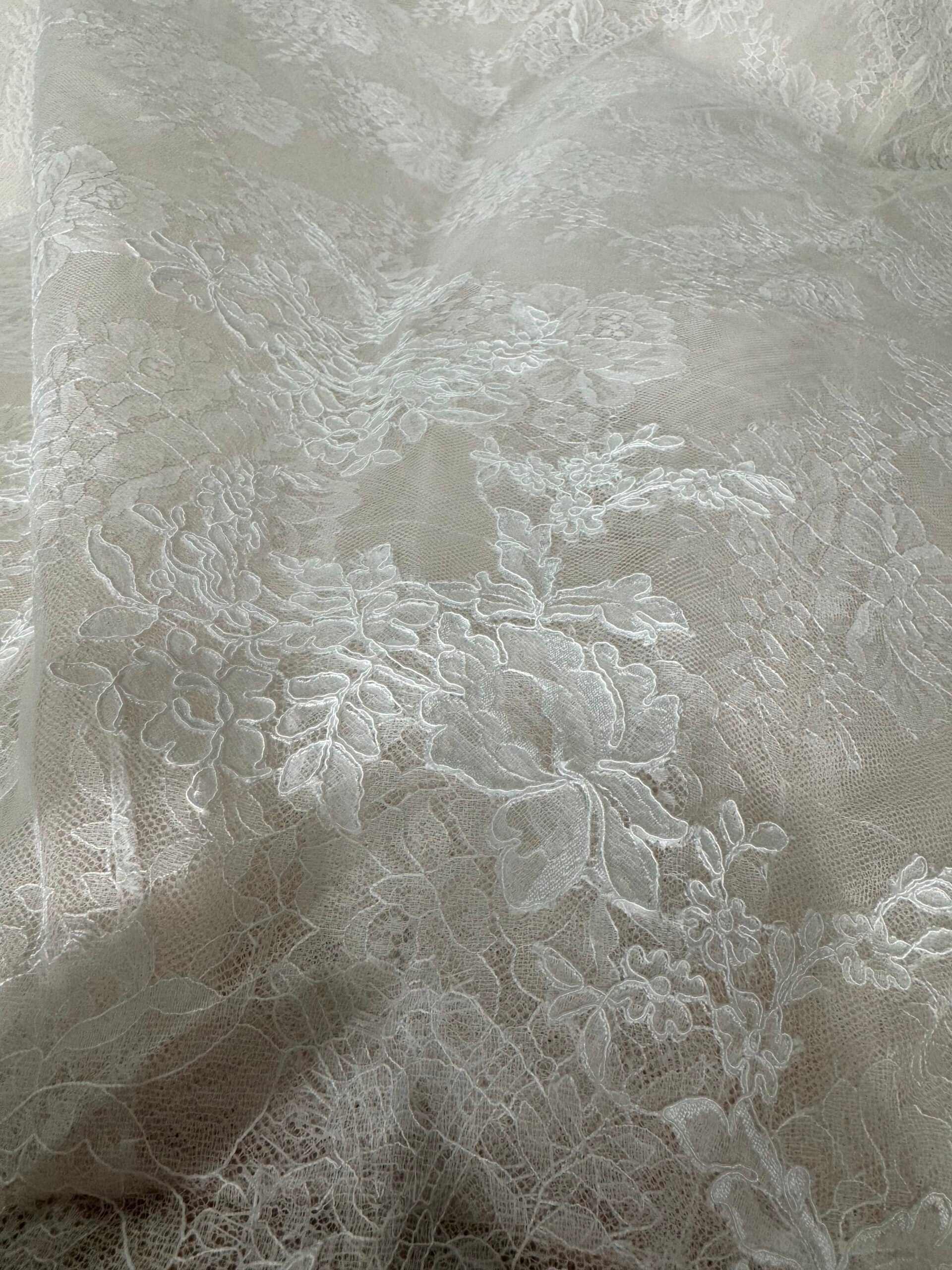 New/Unaltered Monique Lhuillier - Darling with Helena Lace