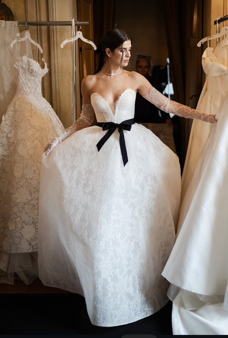 New/Unaltered Monique Lhuillier - Darling with Helena Lace