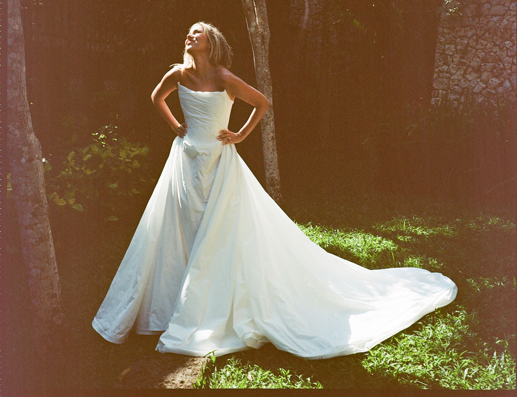 Varca Bridal, Saundra