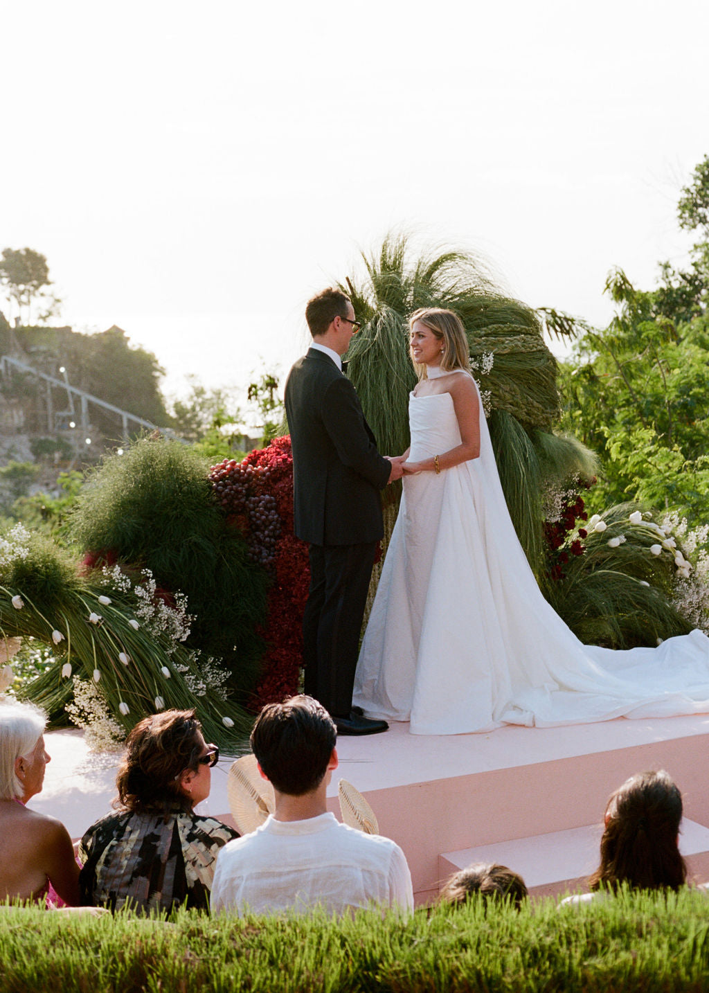 Varca Bridal, Saundra