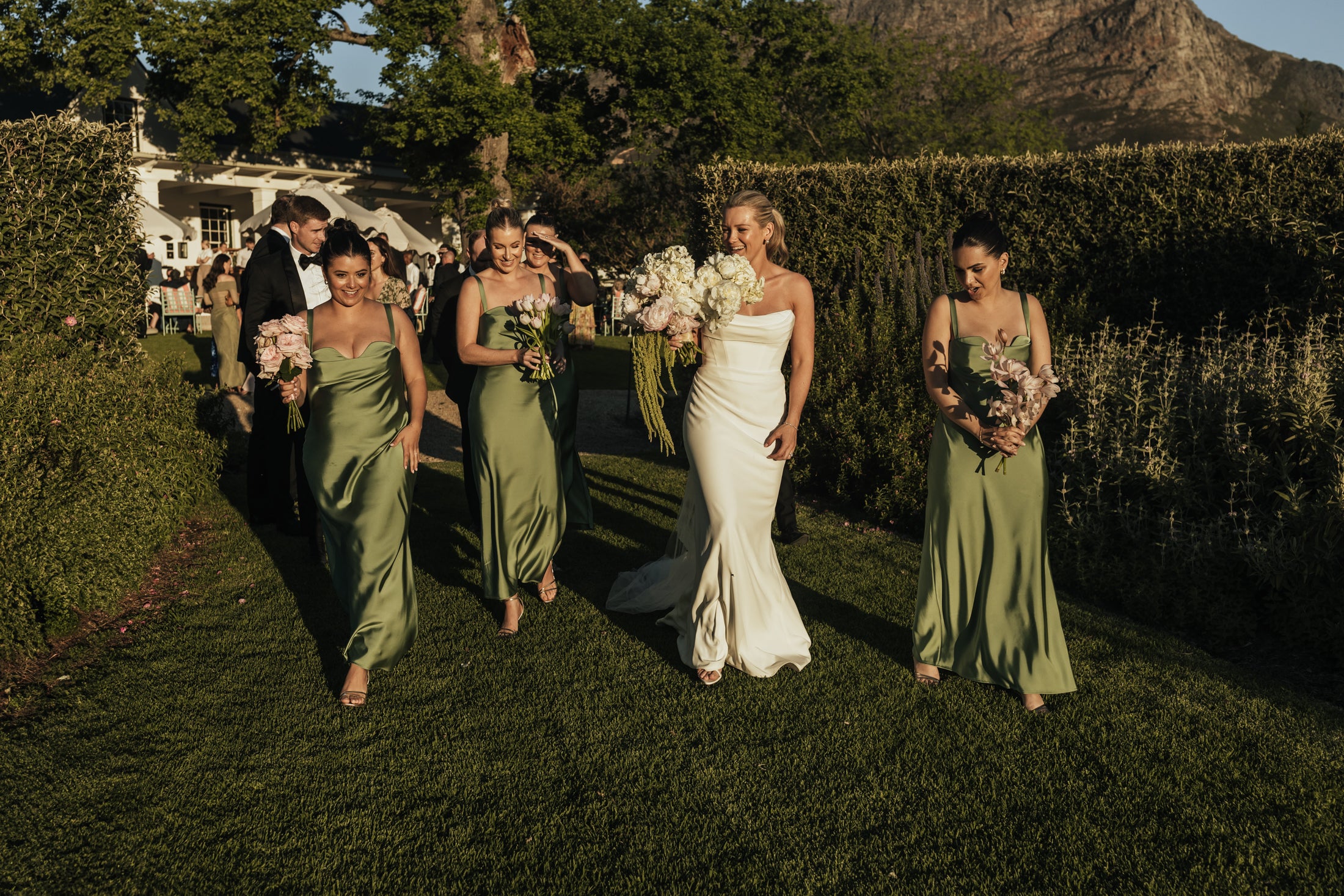 Chosen by Kyha - Duke Gown