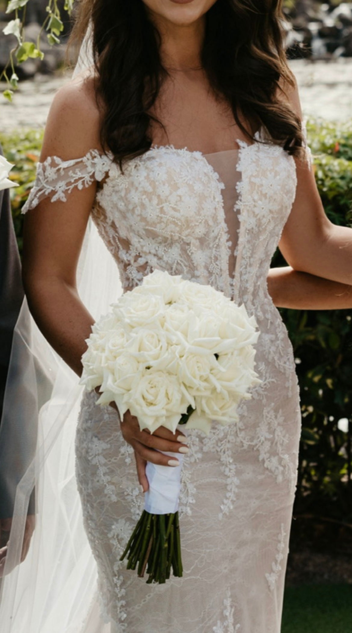 off the shoulder wedding dress long train Stunning Off-the-Shoulder Lace Wedding Gown with Long Train