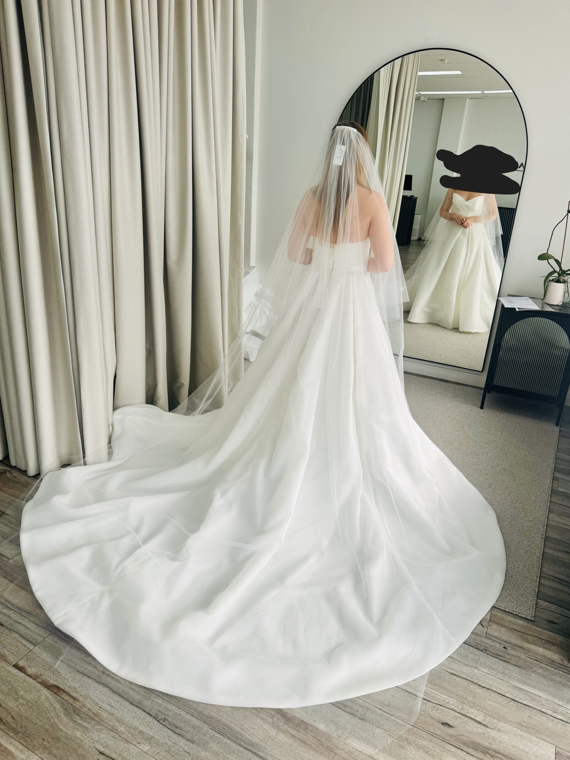 Never worn -Allure Collection Bridal Gown - Elysian Bridal EB23113 “Everly” gown