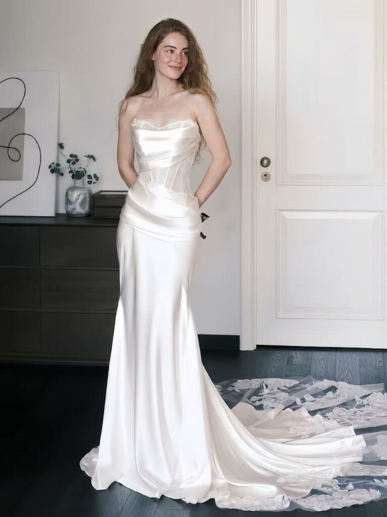 red long sleeve dress plus size Minnesota Strapless Mini Pink Luxury Bridal Boutique in Size:B5 | US: (8-16) | EN: 34-42 | FR: 36-44 Stretch modal lining REORDER ALERT-SPANX